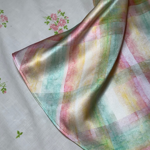 CAMI NYC TOP Raven Printed Silk Top NWT Size L - Picture 4 of 8